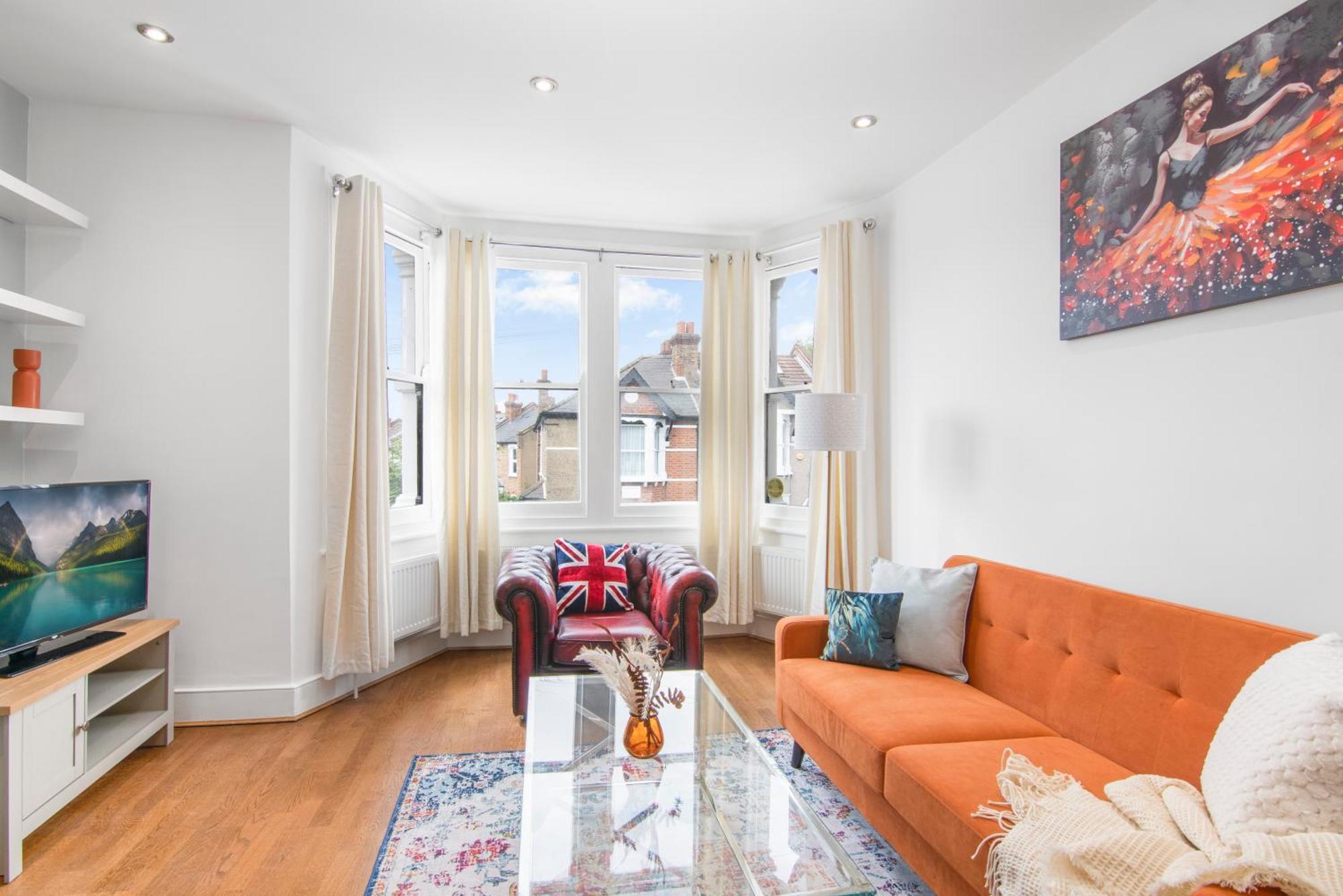 Onsitestays - Bright Spacious 2-br, Wifi And Lots Of Street Parking