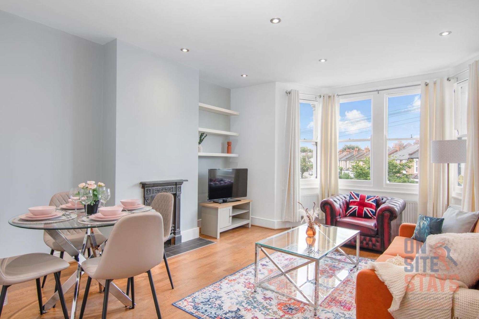 Onsitestays - Bright Spacious 2-br, Wifi And Lots Of Street Parking Appartamento Londra