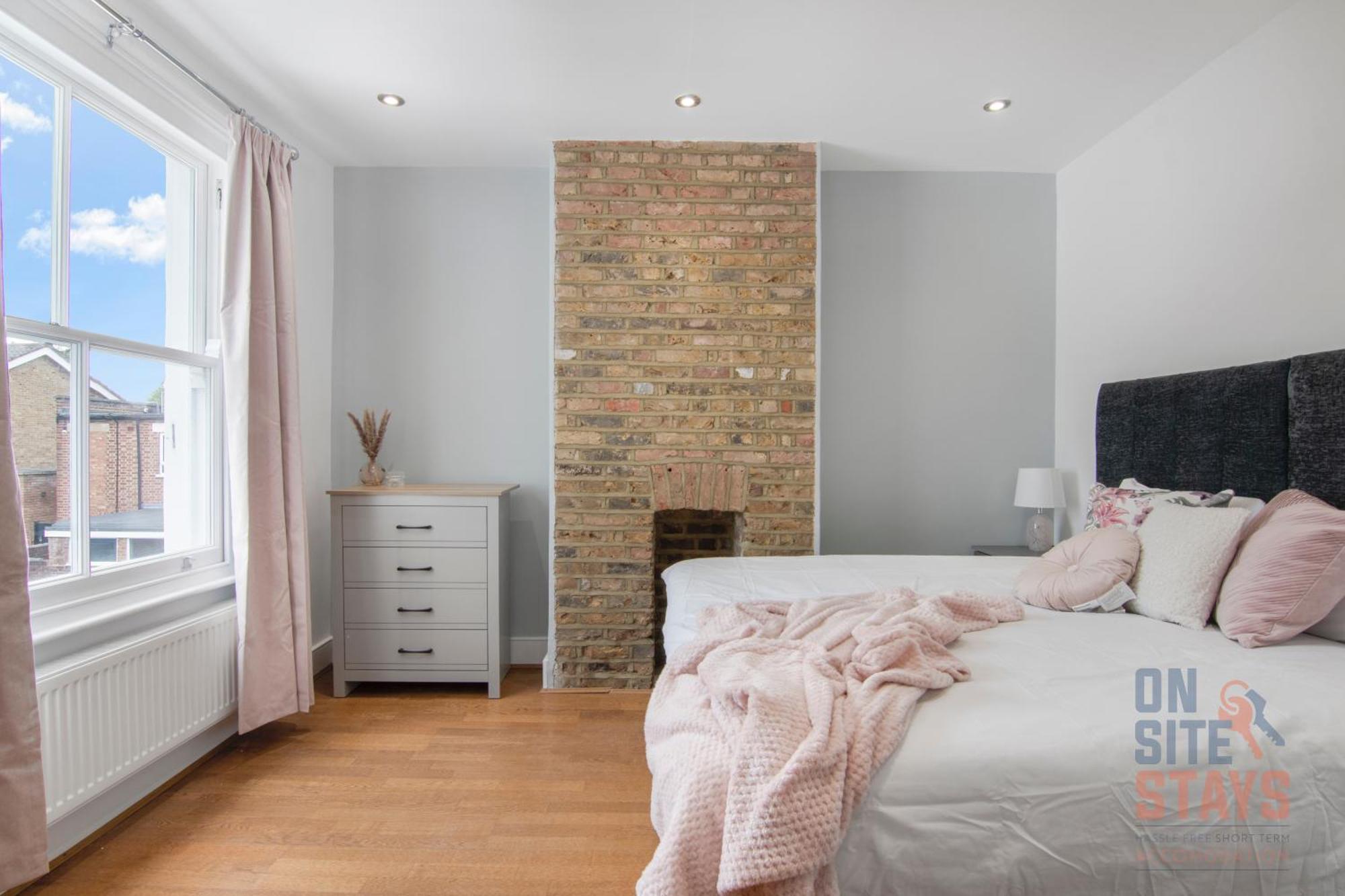 Onsitestays - Bright Spacious 2-br, Wifi And Lots Of Street Parking Londra