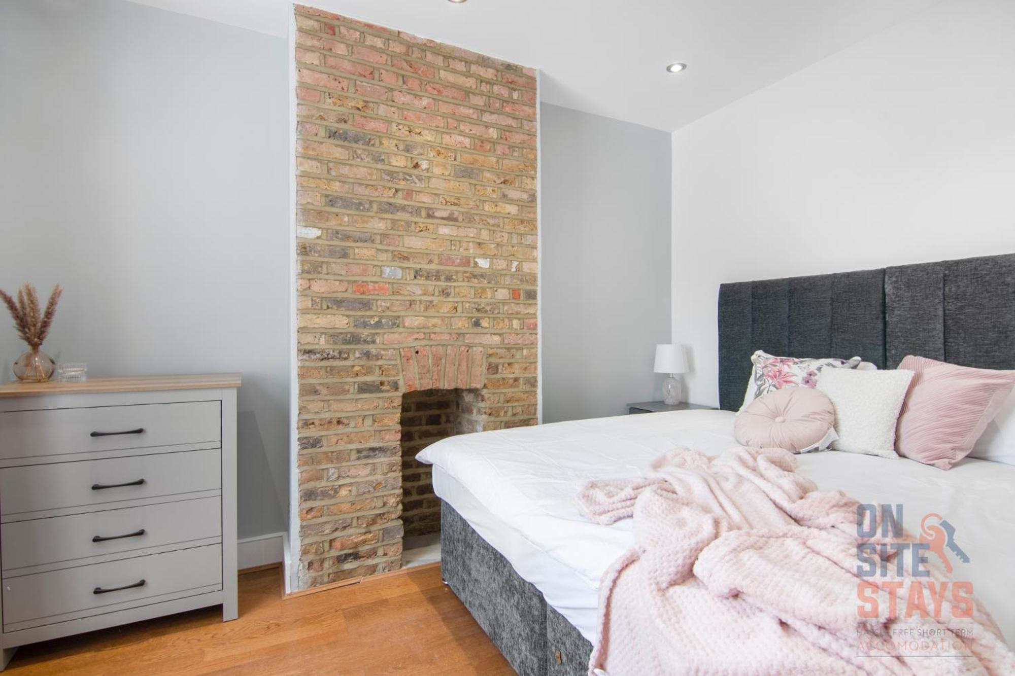 Onsitestays - Bright Spacious 2-br, Wifi And Lots Of Street Parking Londra